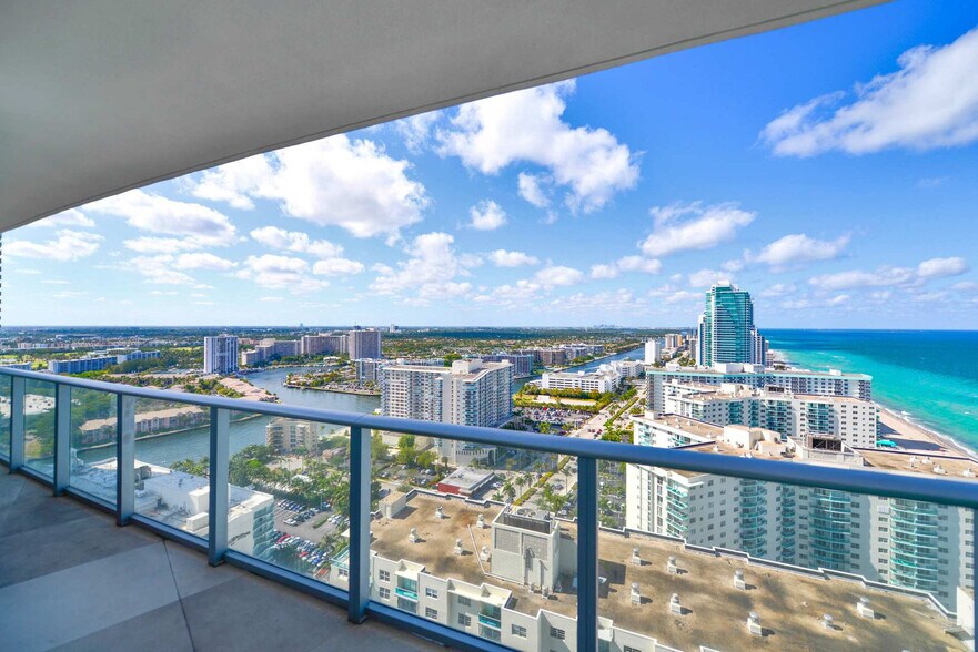 Building Photo - 4111 S Ocean Dr