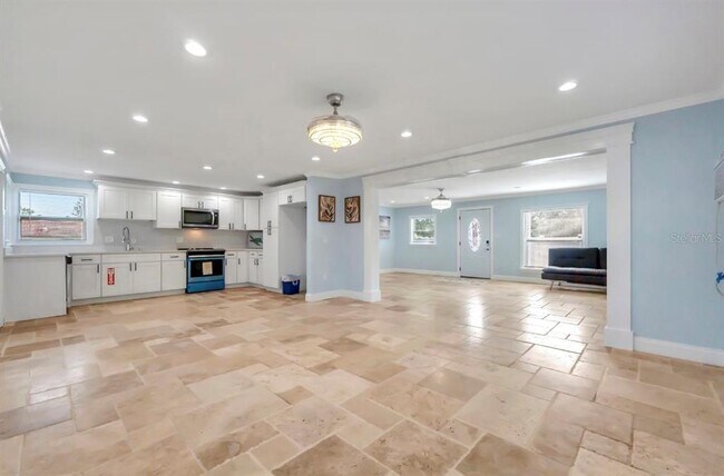 Building Photo - 2963 Bahia Vista St