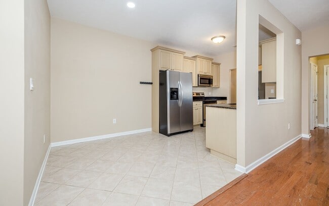 Building Photo - 528 Casey Ct