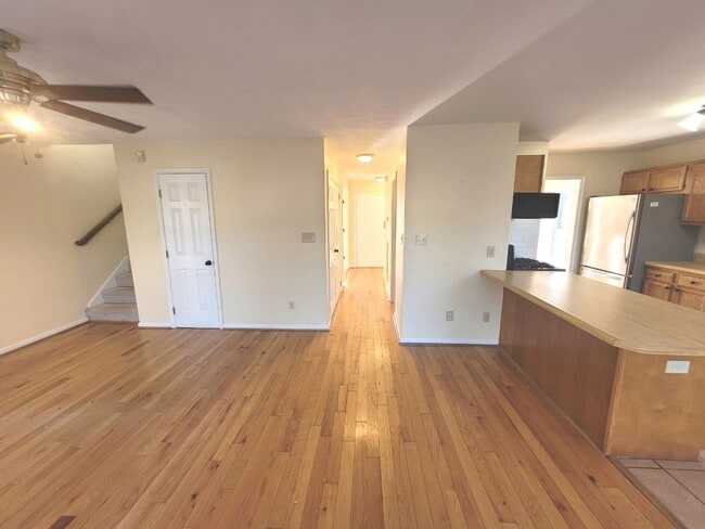 Building Photo - 3 Bedroom, 2.5 Bath Home with Open Floor Plan