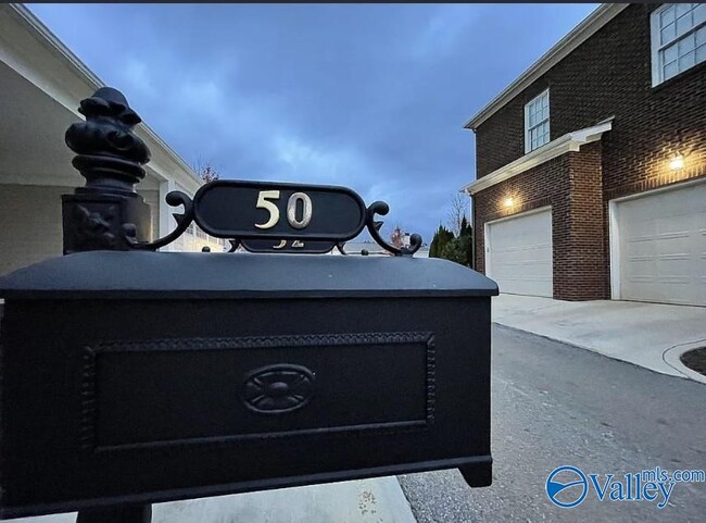 Building Photo - 50 Pine St