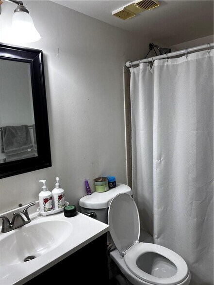 Building Photo - 9144 W Atlantic Blvd