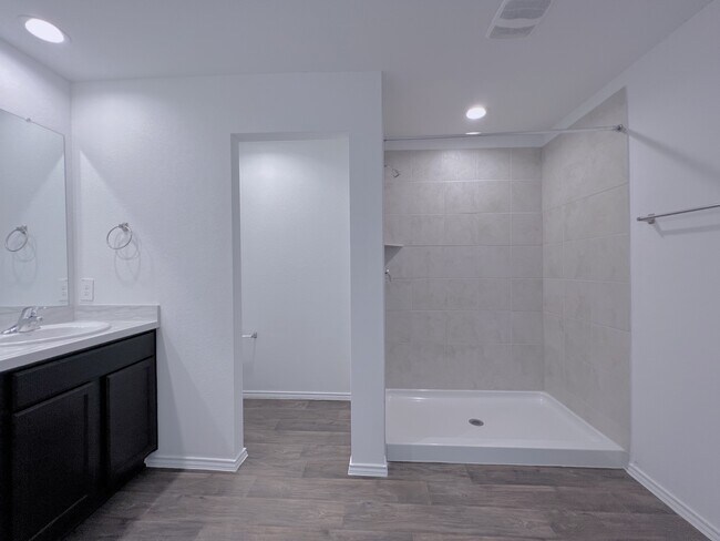 Building Photo - 21197 Alder Oaks Dr