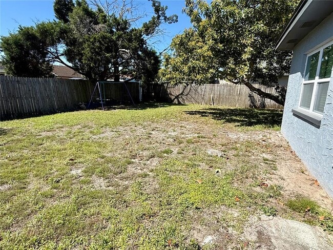 Building Photo - 7102 Carmel Ave