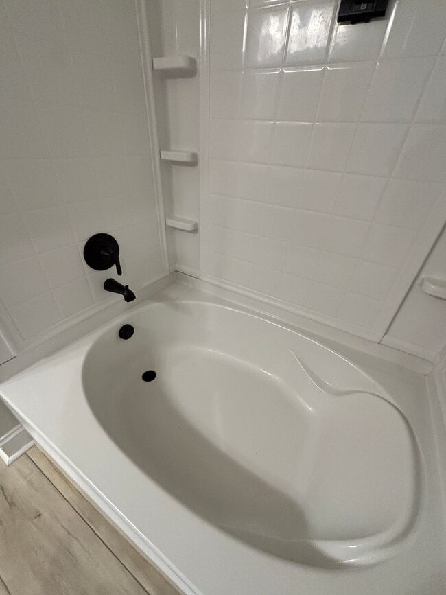 Building Photo - THE COVE AT VILLAGGIO NEAR BAFB