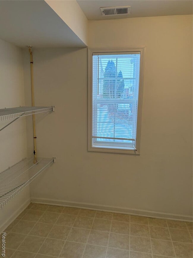 Building Photo - 28518 Carlton Way Dr