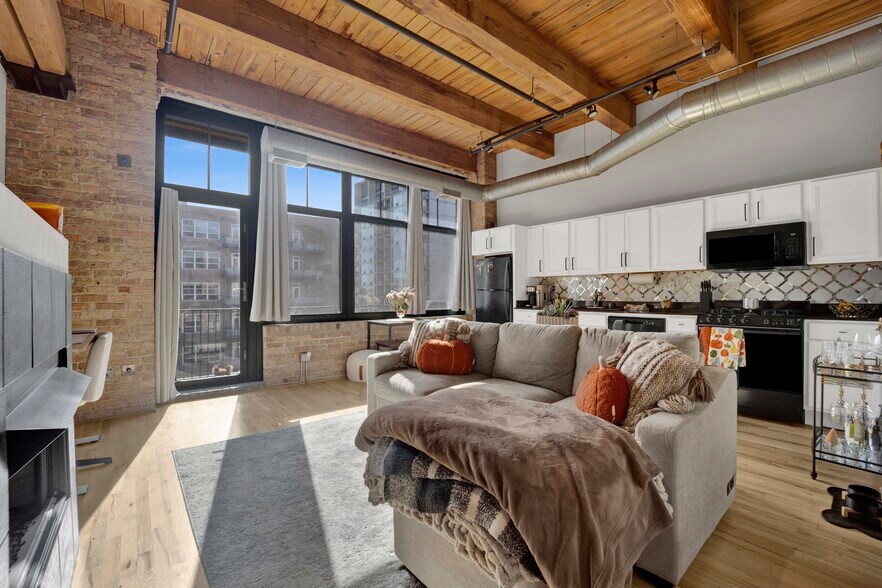 Building Photo - 625 W Jackson Blvd