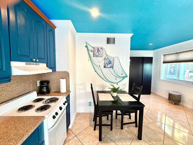 Building Photo - 330 Grant St