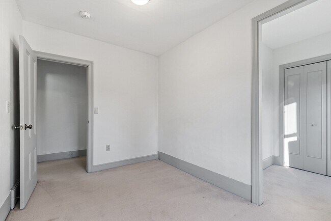 Building Photo - 20 Old Lowell Rd