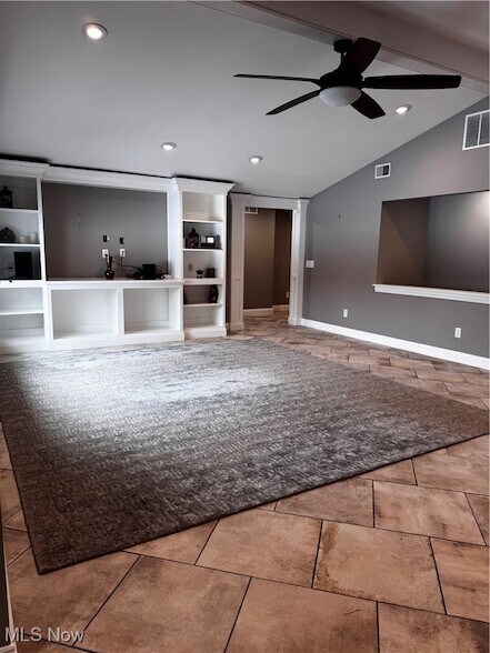 Building Photo - 7633 Hidden Valley Dr