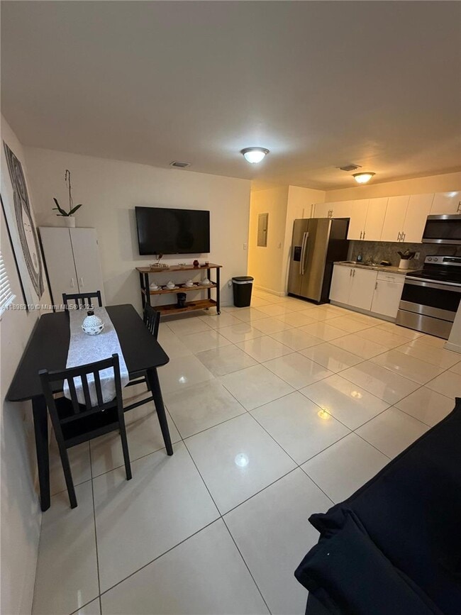 Building Photo - 1132 NW 38th St