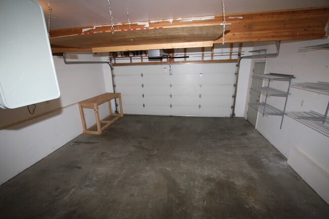Building Photo - 4 Bedroom Eagle River Home!