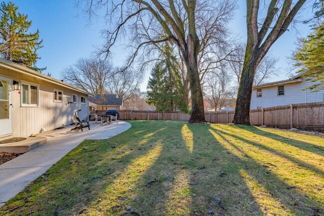 Building Photo - 4609 Waukesha St