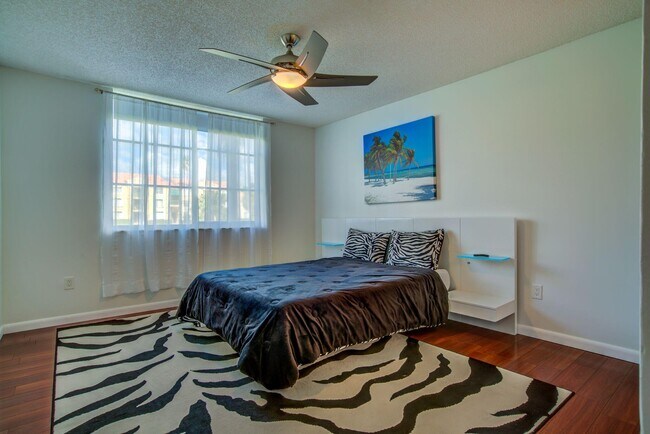 Building Photo - 157 Yacht Club Way