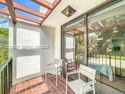 Building Photo - 350 Grapetree Dr