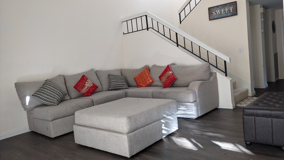 Building Photo - 9580 Hiker Hill Rd