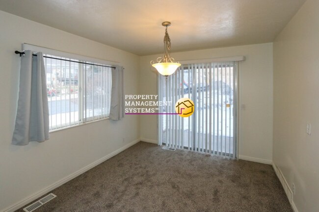 Building Photo - 4 Bedroom Cottonwood Heights Home