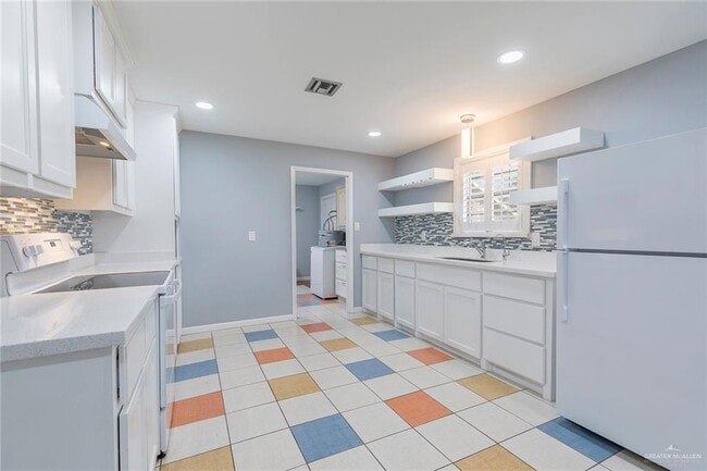 Building Photo - 3316 Palenque Dr