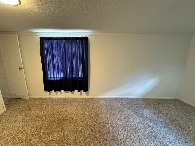 Building Photo - 2 BR Willow Beach with BOAT/RV Marina Membership available!