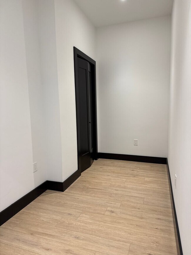 Building Photo - 41 Larry Holmes Dr
