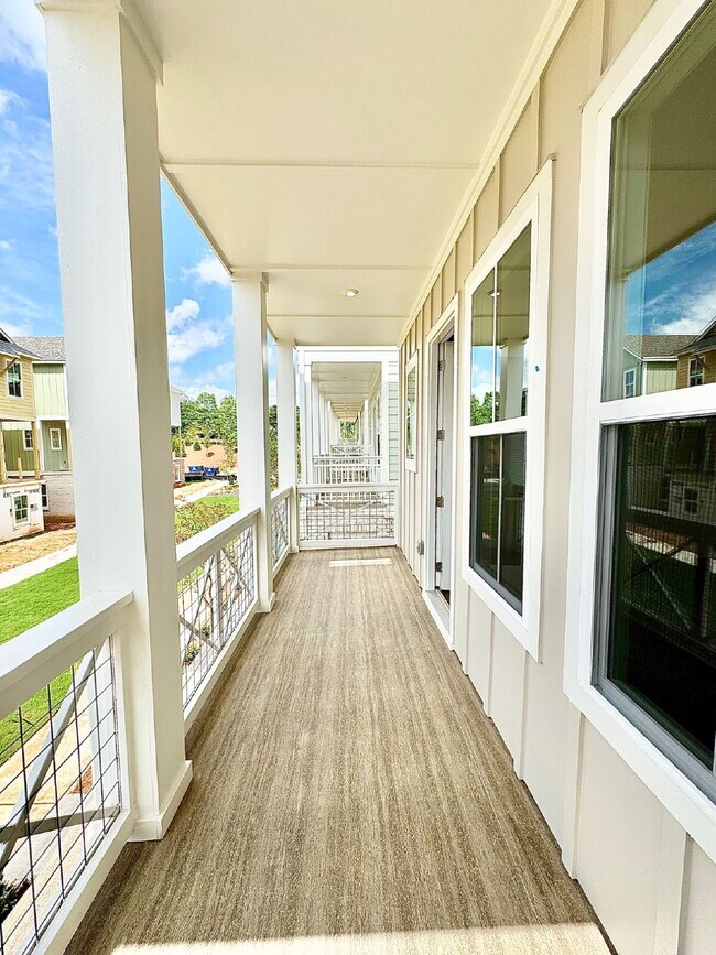 Building Photo - Your Alpharetta Retreat Awaits – Elegant T...
