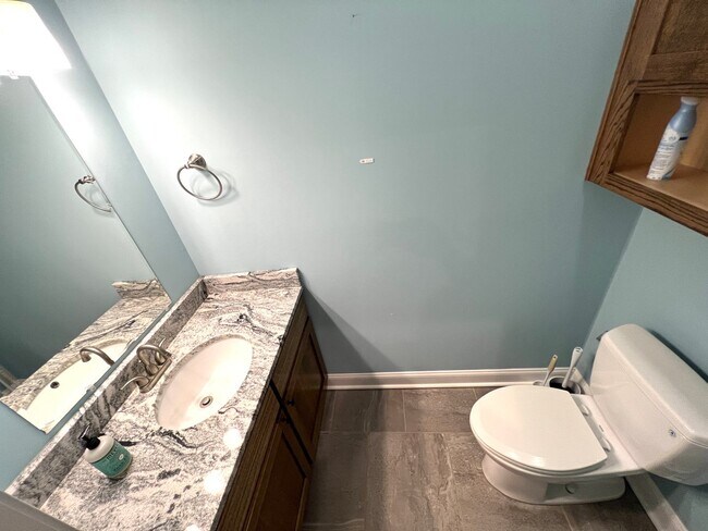 Building Photo - Furnished & All Inclusive Rental with Lake...