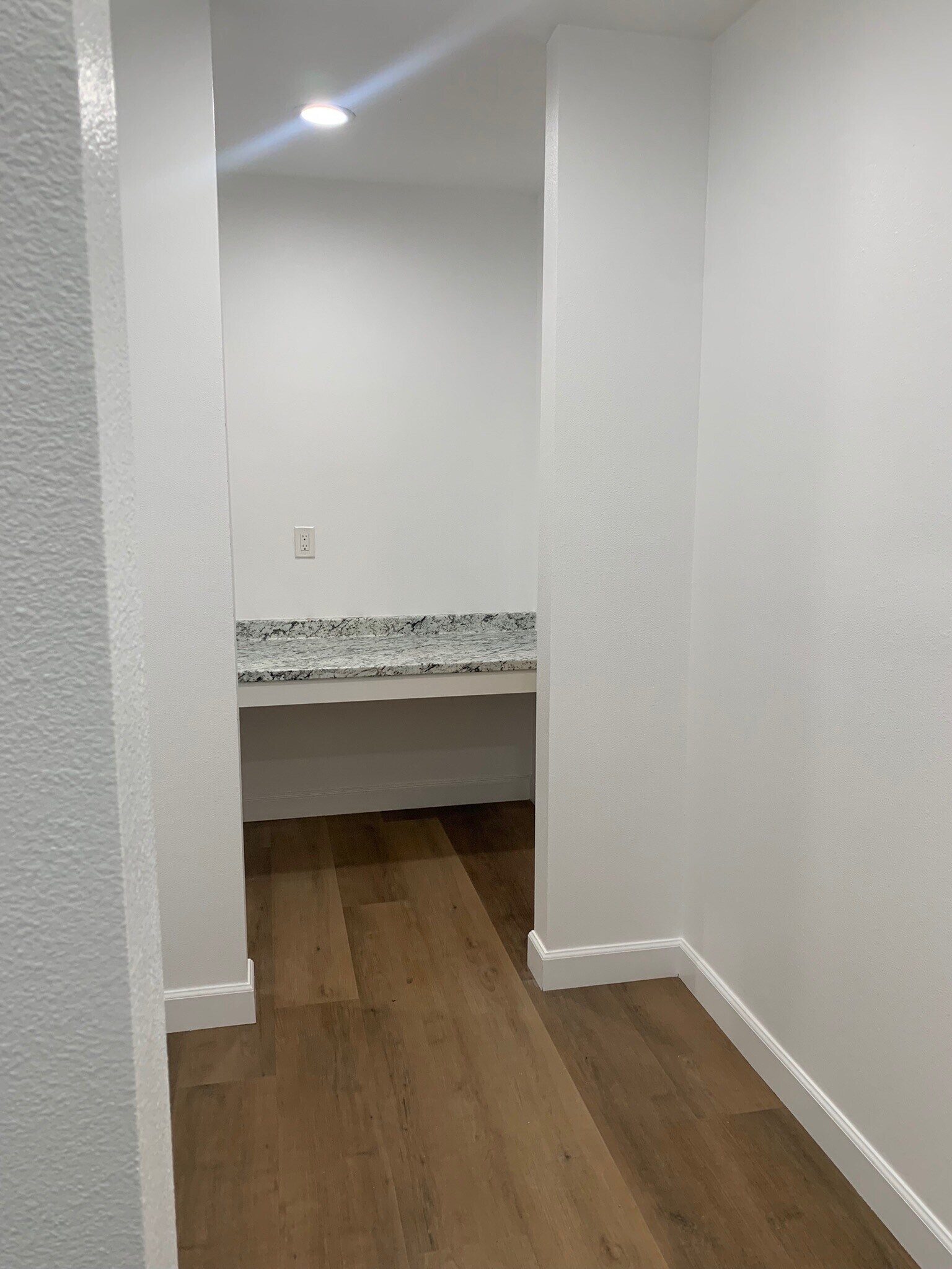 Building Photo - 1227 E 7th St