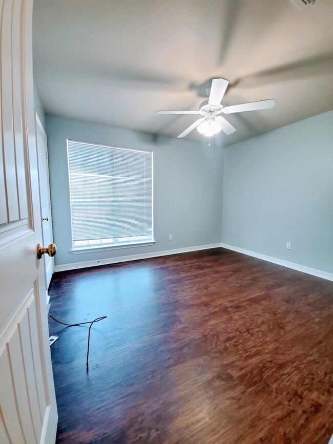 Building Photo - 5866 Palo Pinto Dr