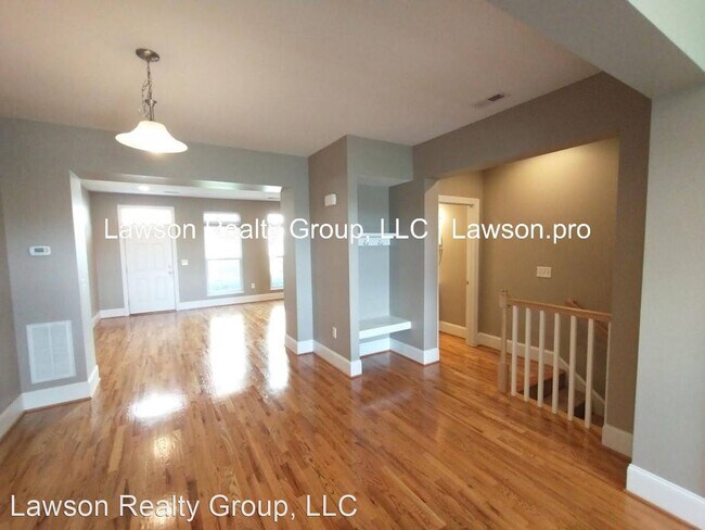 Building Photo - 2 br, 2.5 bath House - 3905 Colonial Green...