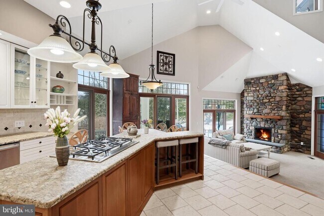 Building Photo - 244 Mathers Rd