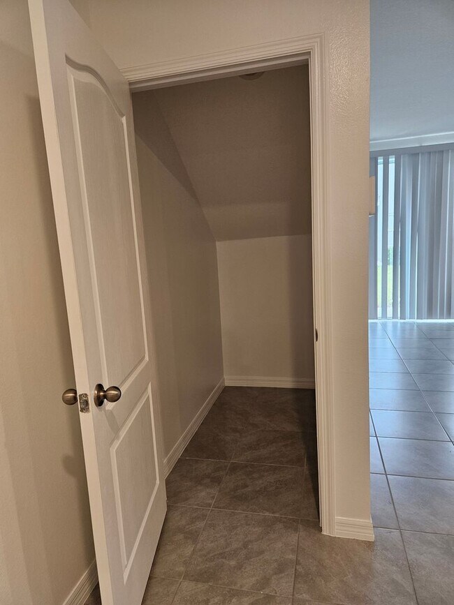 Building Photo - 3 bedroom 2.5 Bath home in Port Orange FL