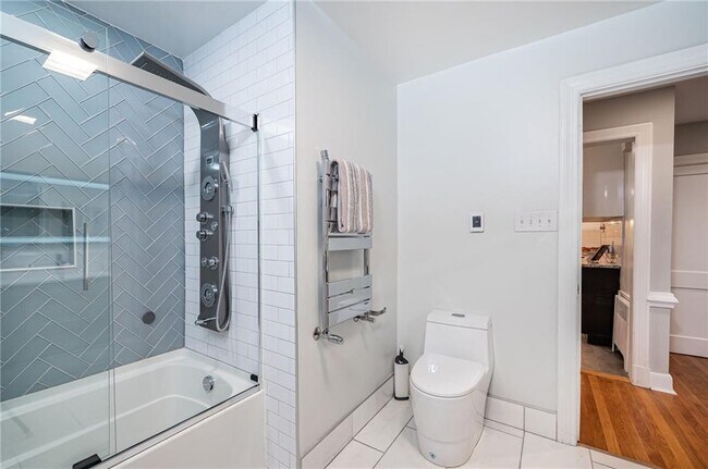 Building Photo - 4106 Grove Ave