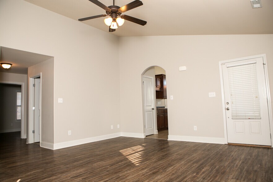 Building Photo - 307 Dovington Dr