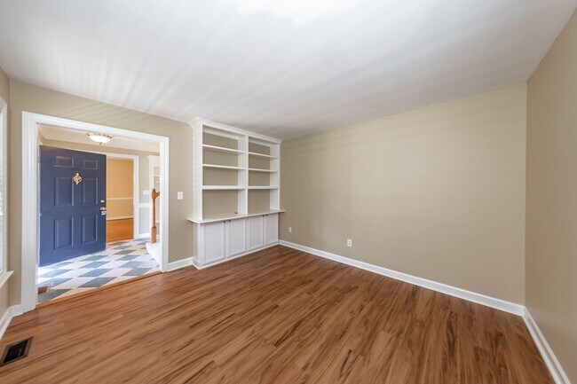 Building Photo - 2204 Palisade Ct