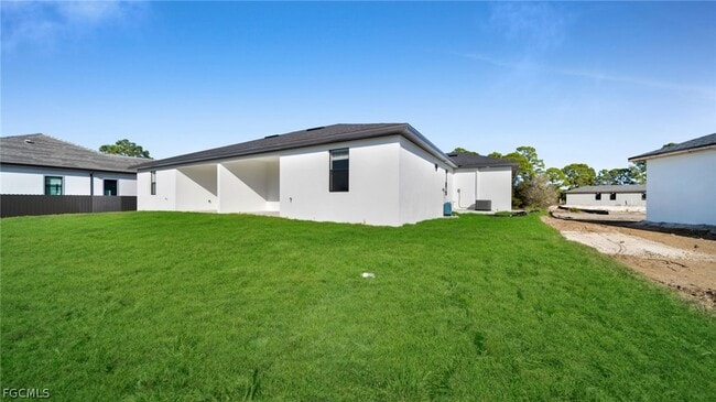 Building Photo - 4989 Fairway Ct