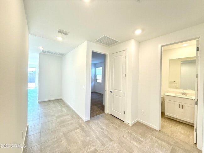 Building Photo - 17339 W Eva St