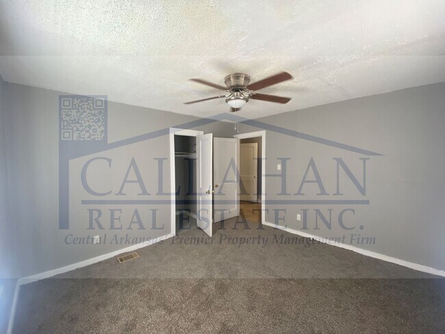 Building Photo - 1007 Dennison St