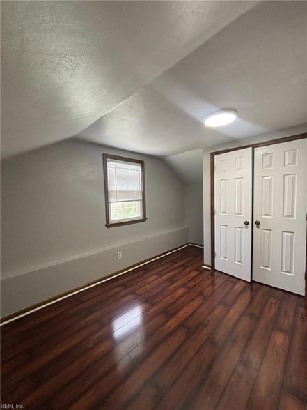 Building Photo - 605 Treemont Ct