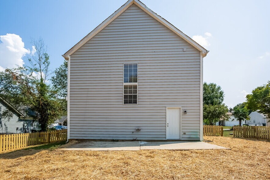 Building Photo - 371 Amhurst St SW