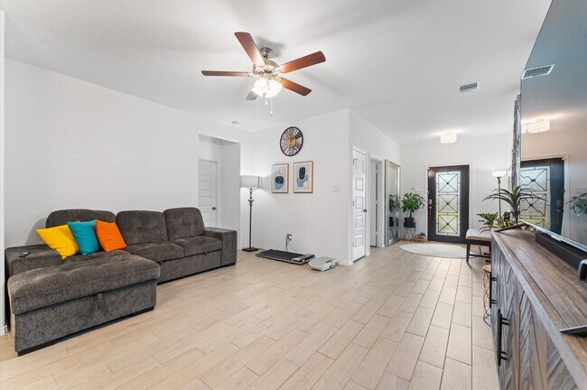 Building Photo - 23026 Undertaken Path