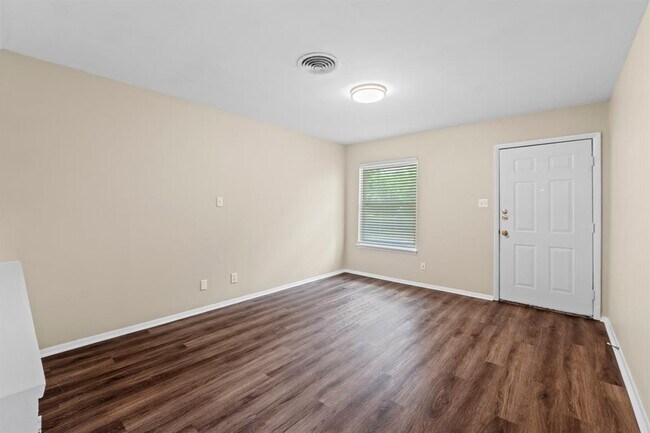 Building Photo - 5118 Waterbrook Dr