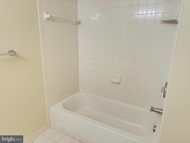 Building Photo - 45326 Stark Dr