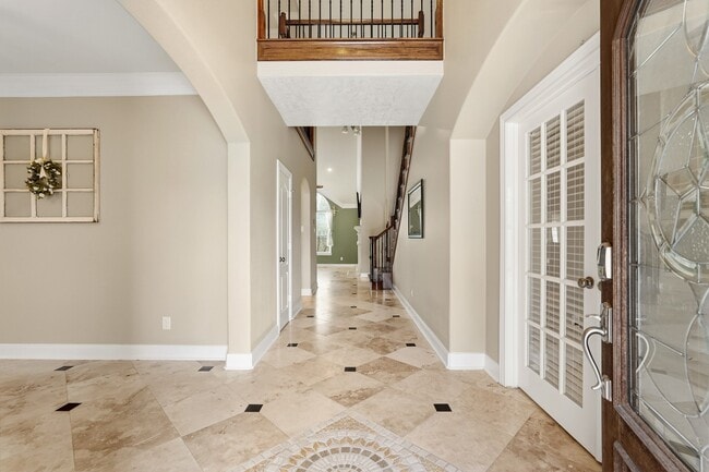 Building Photo - 2702 Pine tr