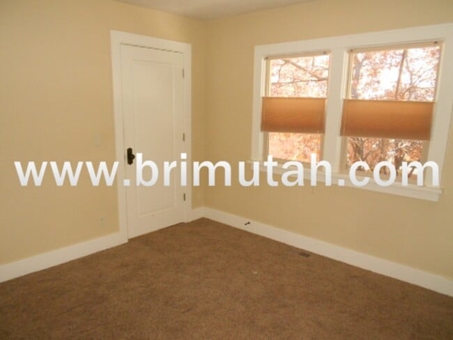 Building Photo - 1341 E Kensington Ave