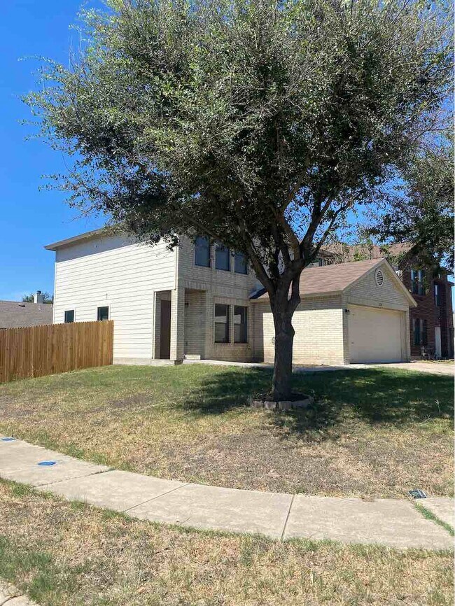 Building Photo - 1214 Champion Dr