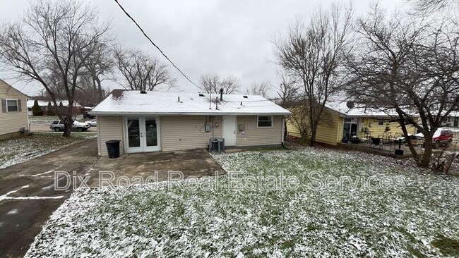 Building Photo - 163 Tecumseh Dr