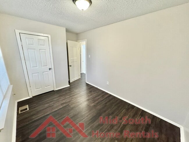 Building Photo - 655 Granada Rd