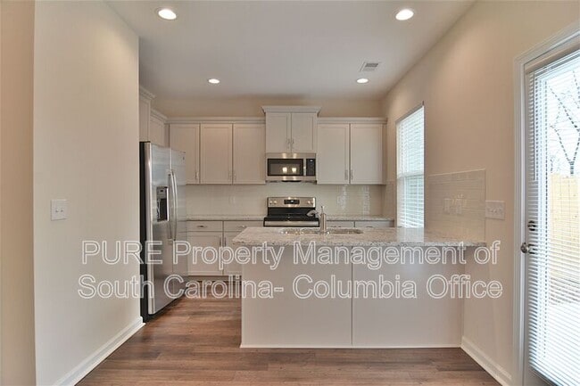 Building Photo - 215 Northwood St