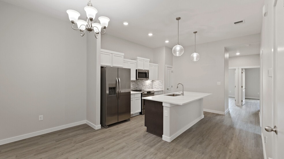 Kitchen- stainless steal appliances - 1303 Antelope Trl