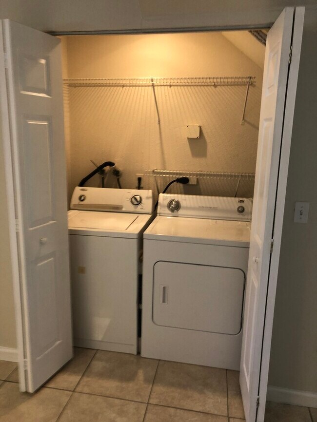 Building Photo - 2/1.5 Condo at The Oaks at Wildwood
